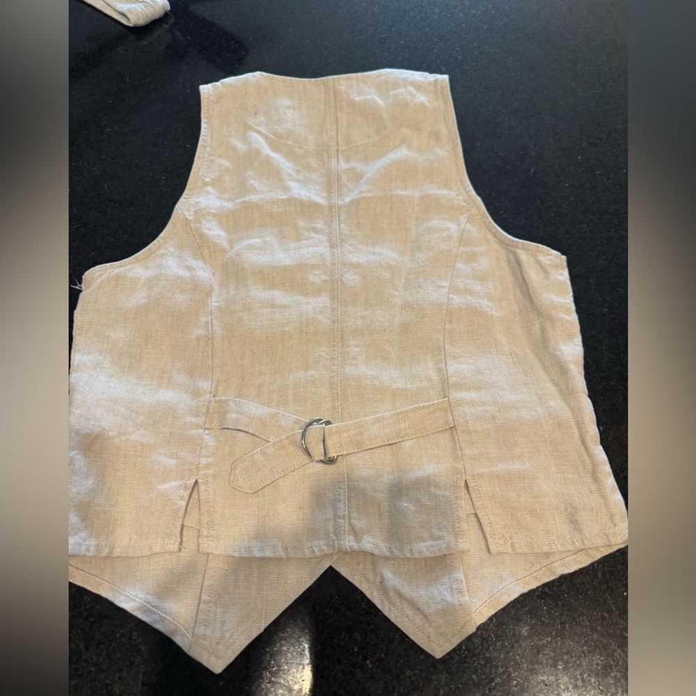 Bella Dahl
Linen Cinch Back Vest - Picture 11 of 13
